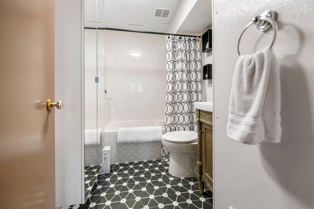 Yeg Chic Luxury Accommodation Edmonton Exterior foto
